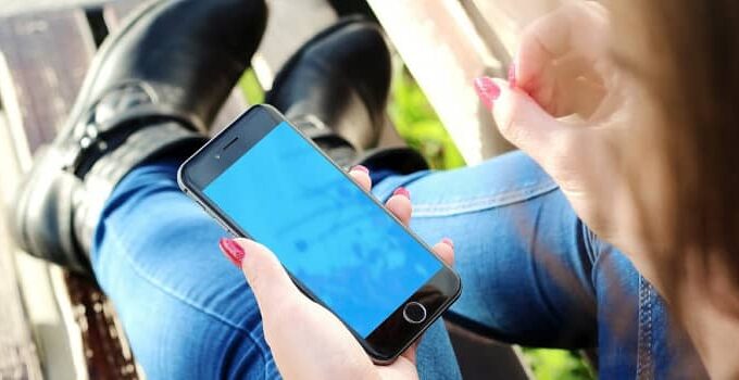 High-End Mobile Devices: Mobile Learning Made Easy in Six Ways