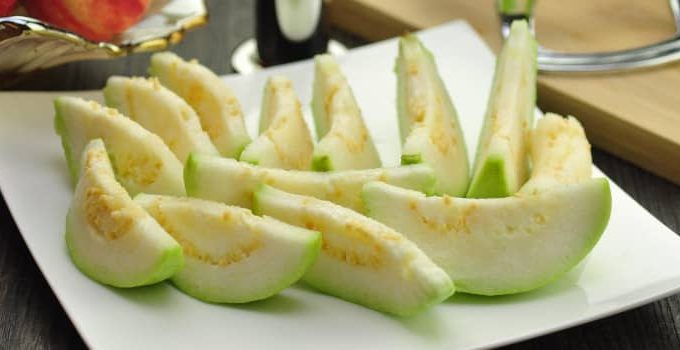 17 Amazing Benefits of Guava