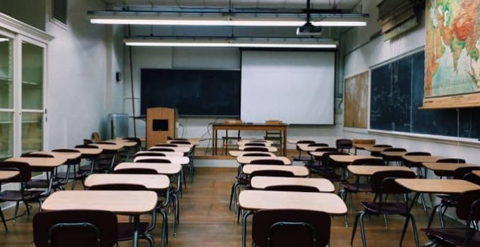 Hybrid Learning vs Online Classes: 37 Key Points to Ponder