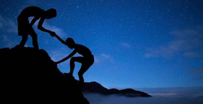 Unlocking Extra Income: The Role of Mentorship During Financial Crises